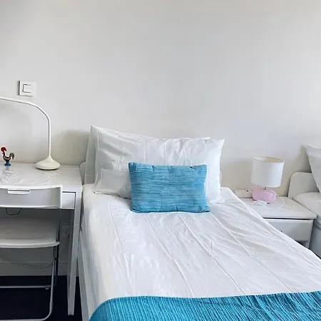 Yingying With A Free Parking Space Penzion